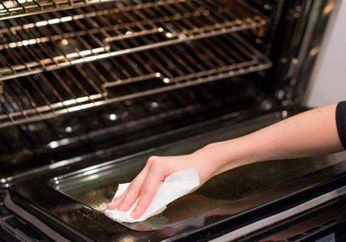 Cách vệ sinh lò nướng bánh mì công nghiệp trong bếp ăn nhà hàng 